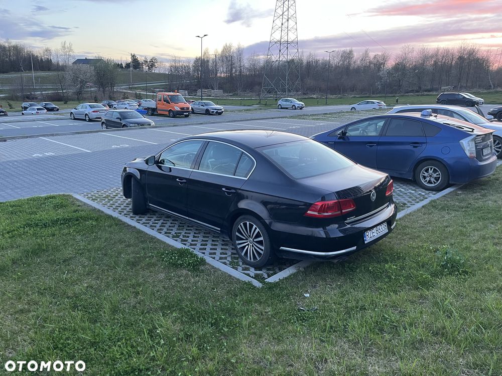 Volkswagen Passat 2.0 TDI Highline DSG - 4