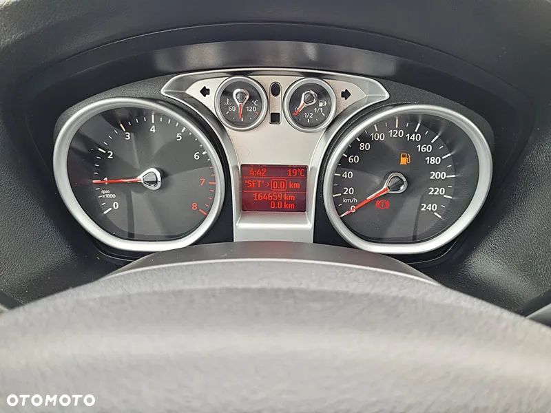 Ford Focus 1.6 16V Ambiente - 21