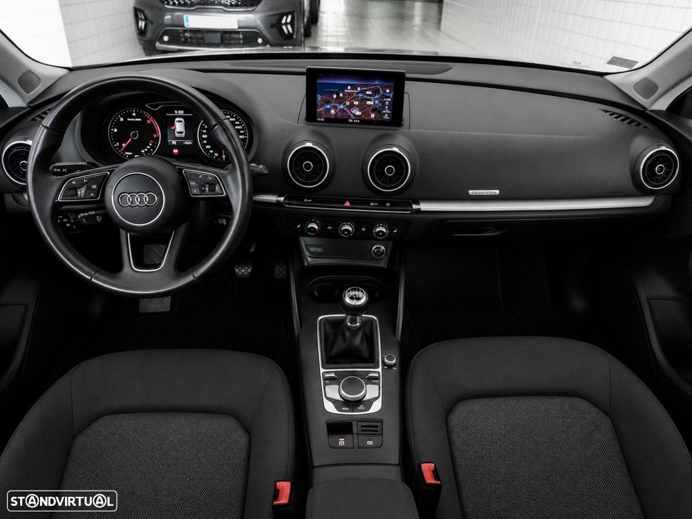 Audi A3 Sportback 1.6 TDI Design - 14