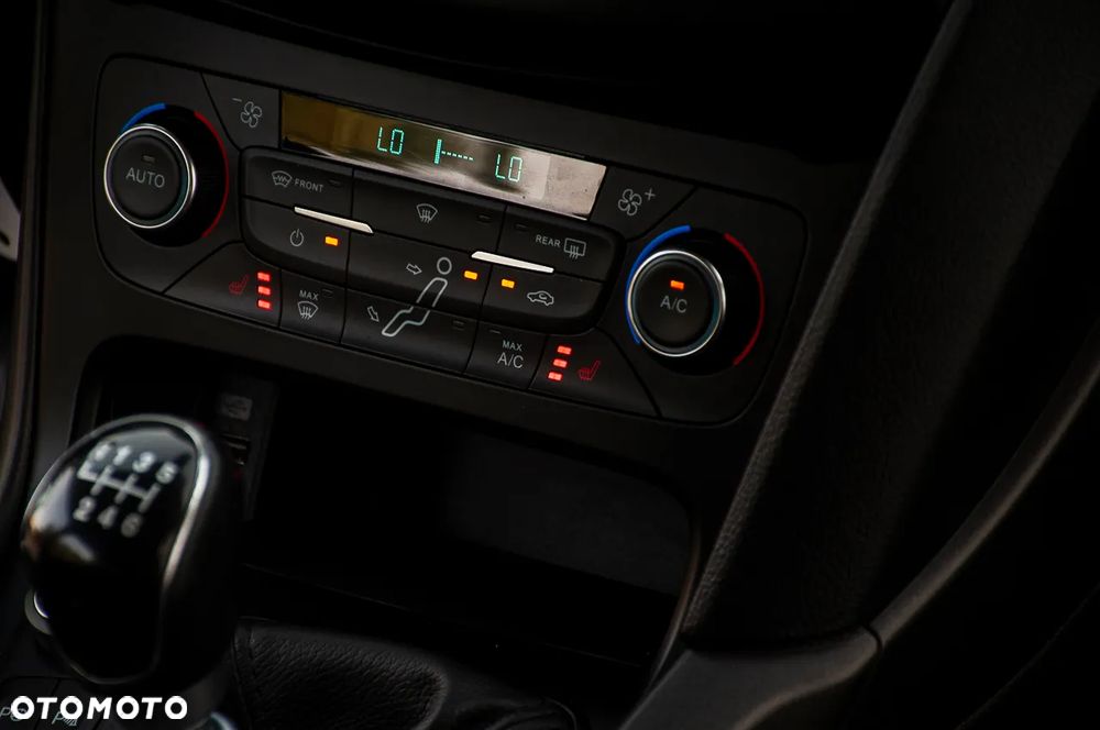 Ford Focus 1.5 EcoBoost Titanium ASS - 16