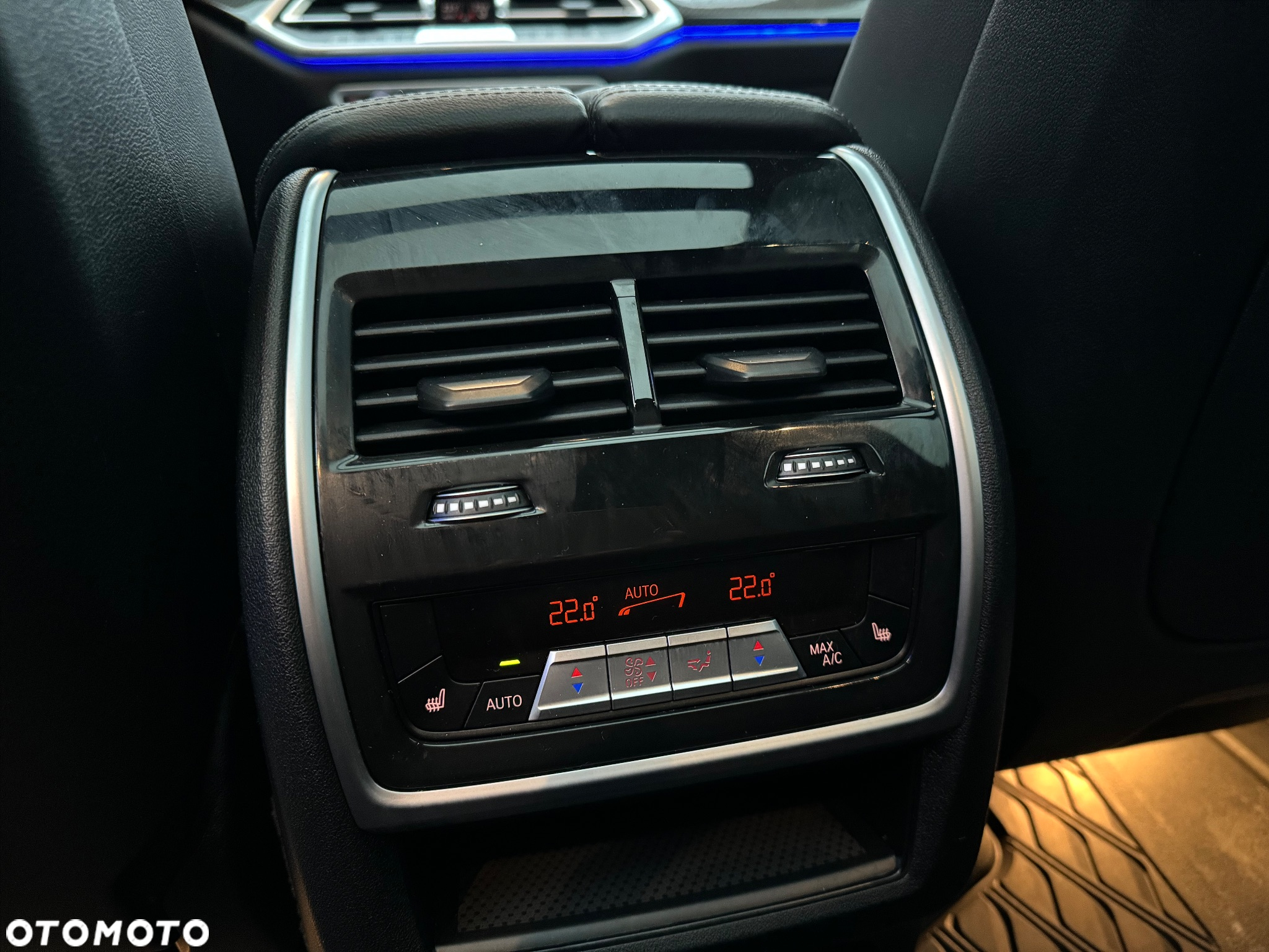 BMW X5 M M50i - 16