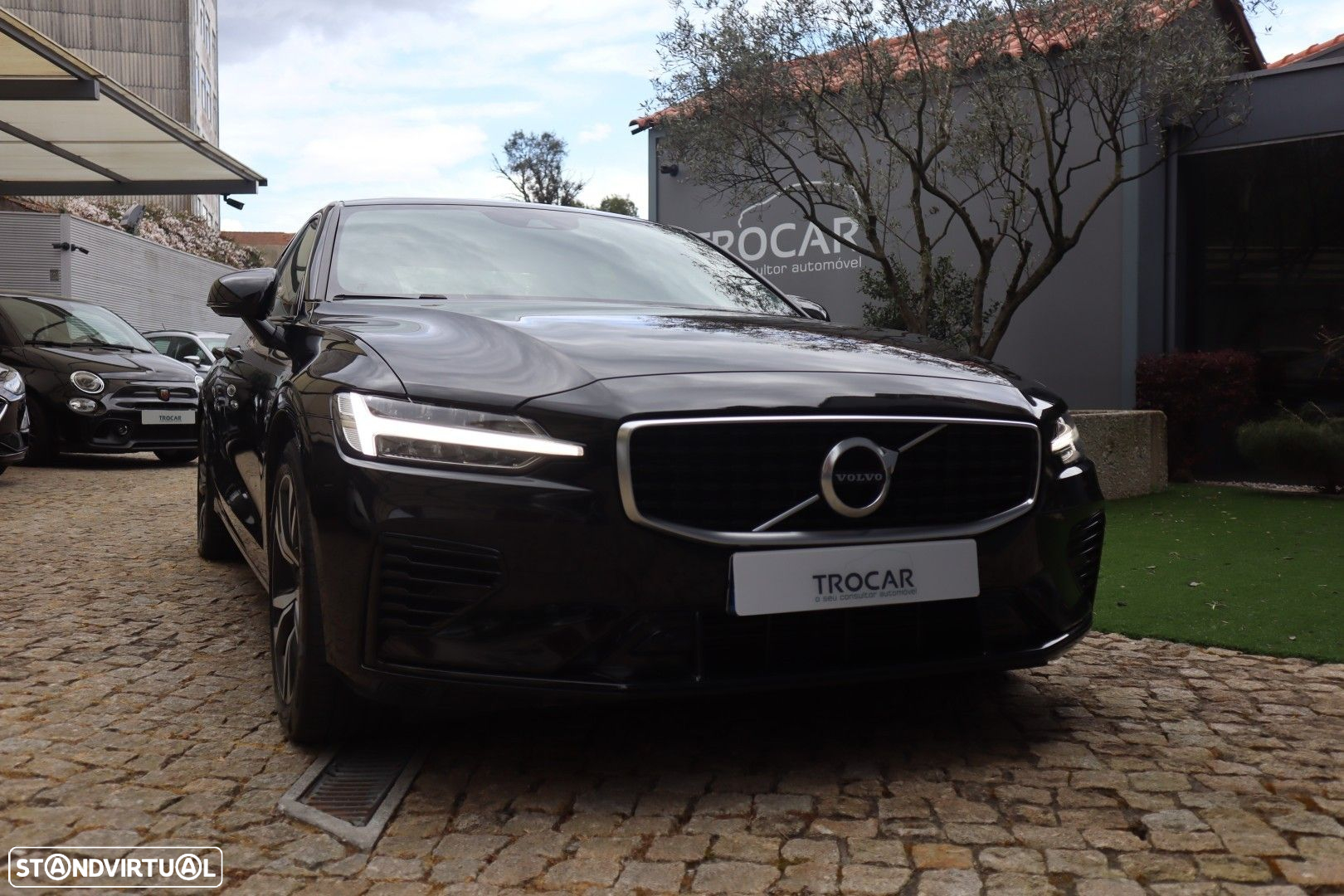Volvo S60 2.0 T8 PHEV R-Design AWD - 4