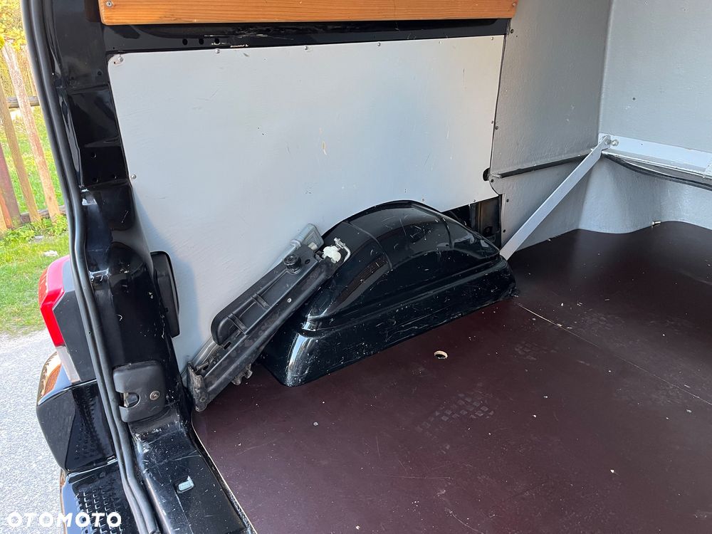 Volkswagen Transporter - 32