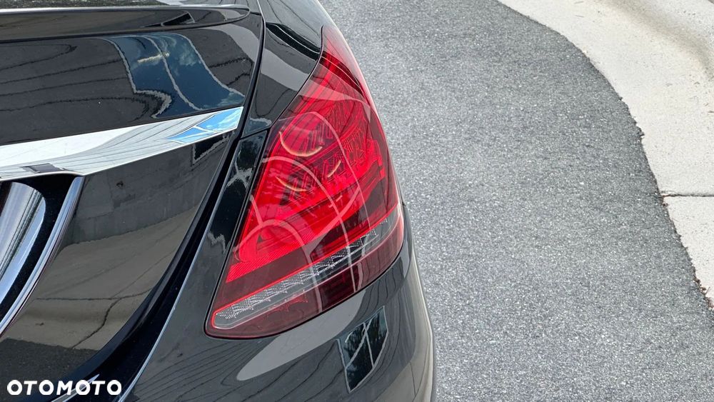 Mercedes-Benz Klasa C 300 9G-TRONIC AMG Line - 32