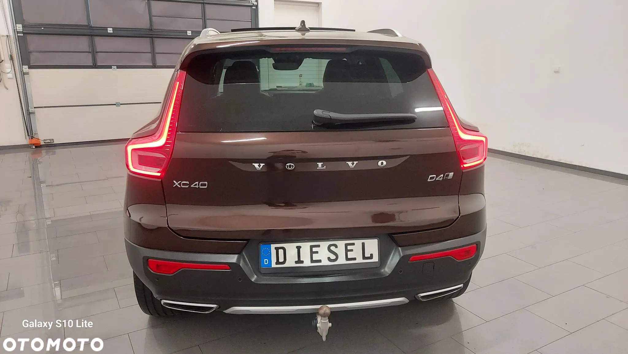 Volvo XC 40 D4 AWD Geartronic R-Design - 9