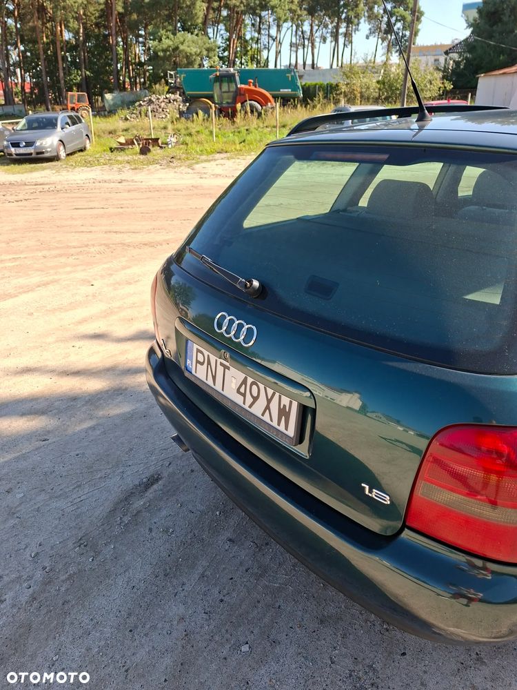 Audi A4 Avant 1.8 - 8