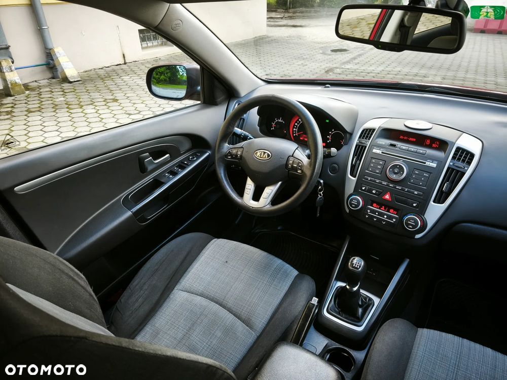 Kia Ceed 1.6 CRDi ISG Spirit - 18
