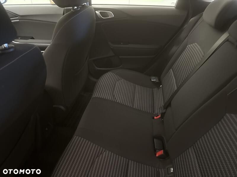 Kia Ceed 1.5 T-GDI M - 21