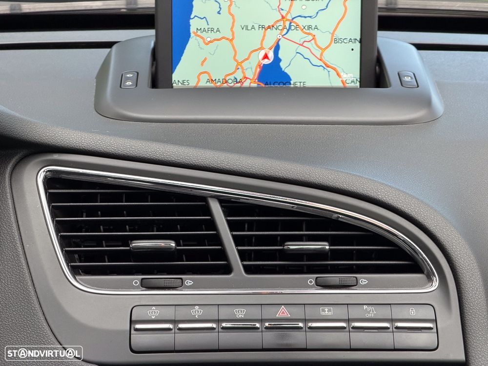 Peugeot 5008 1.6 E-HDi 7L Allure 2-Tronic J17 - 31