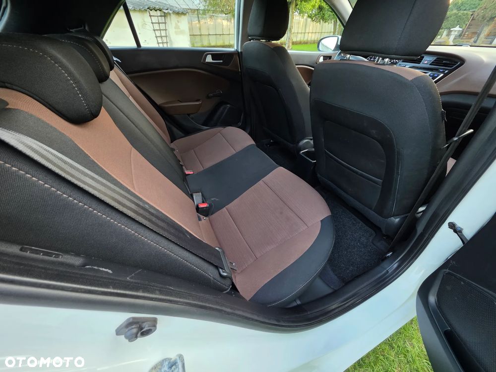 Hyundai i20 1.1 CRDi Classic + - 15