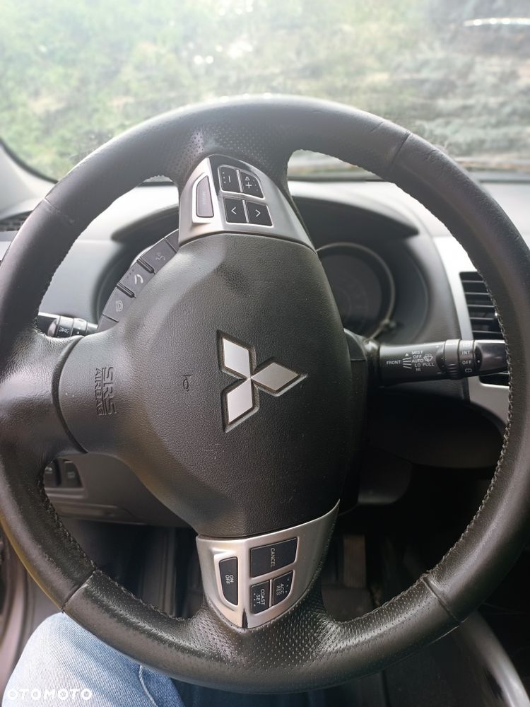 Mitsubishi Outlander - 5