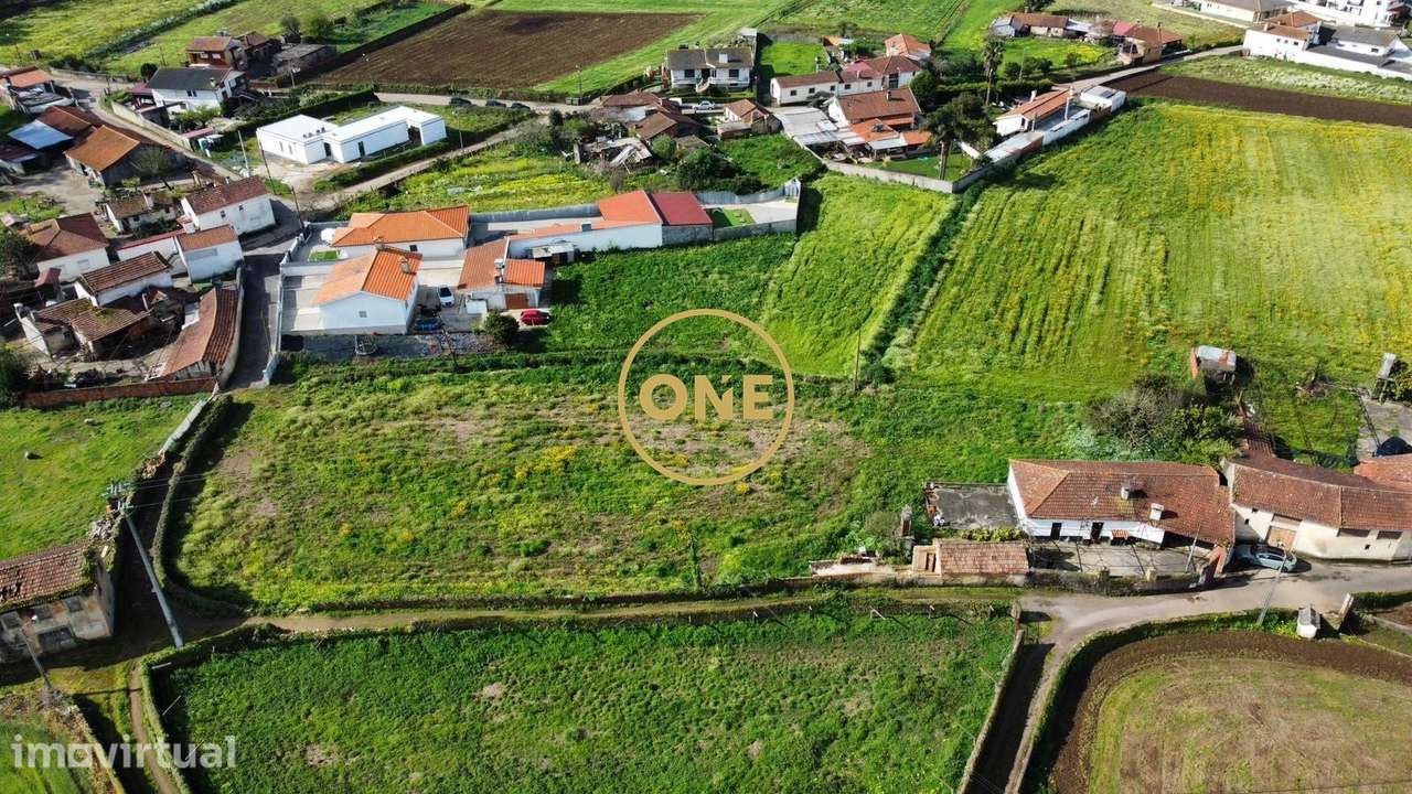 Terreno rústico com 1.600 m2 - Grande imagem: 2/13