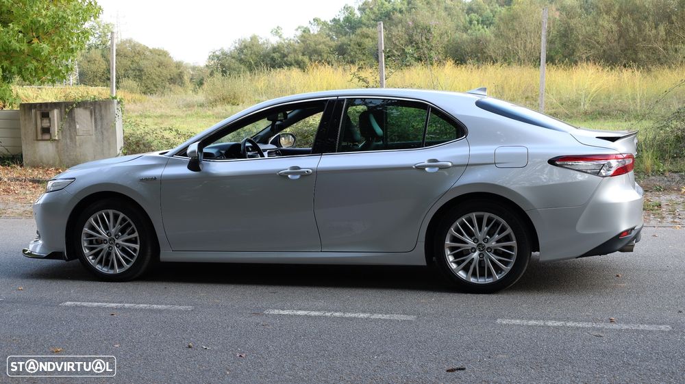 Toyota Camry 2.5 Hybrid Luxury - 4