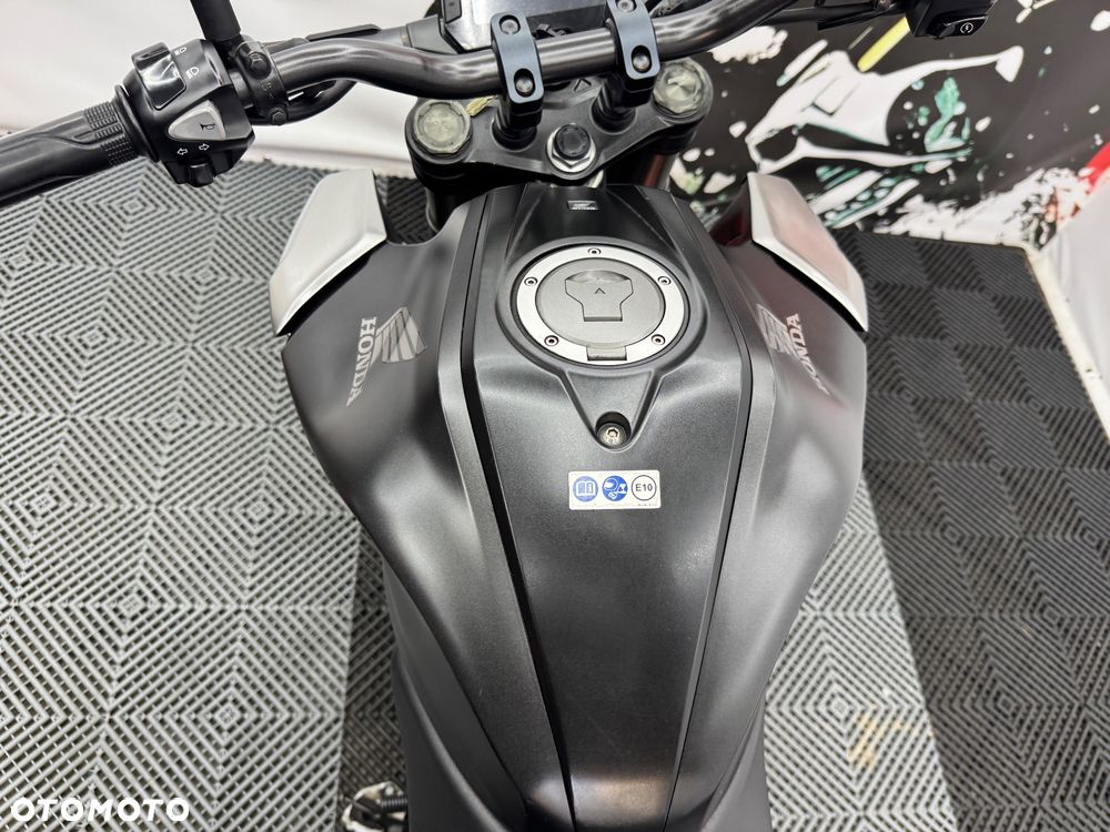 Honda CB - 22