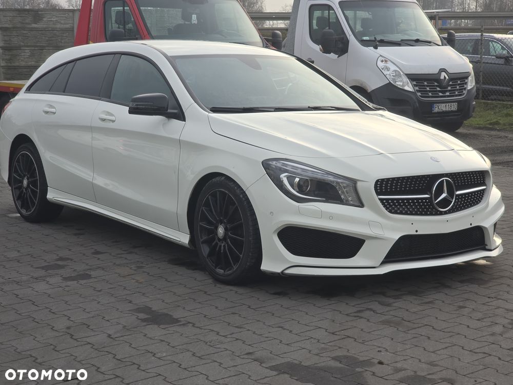 Mercedes-Benz CLA 180 AMG Line - 30