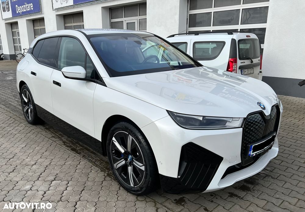 BMW iX - 3