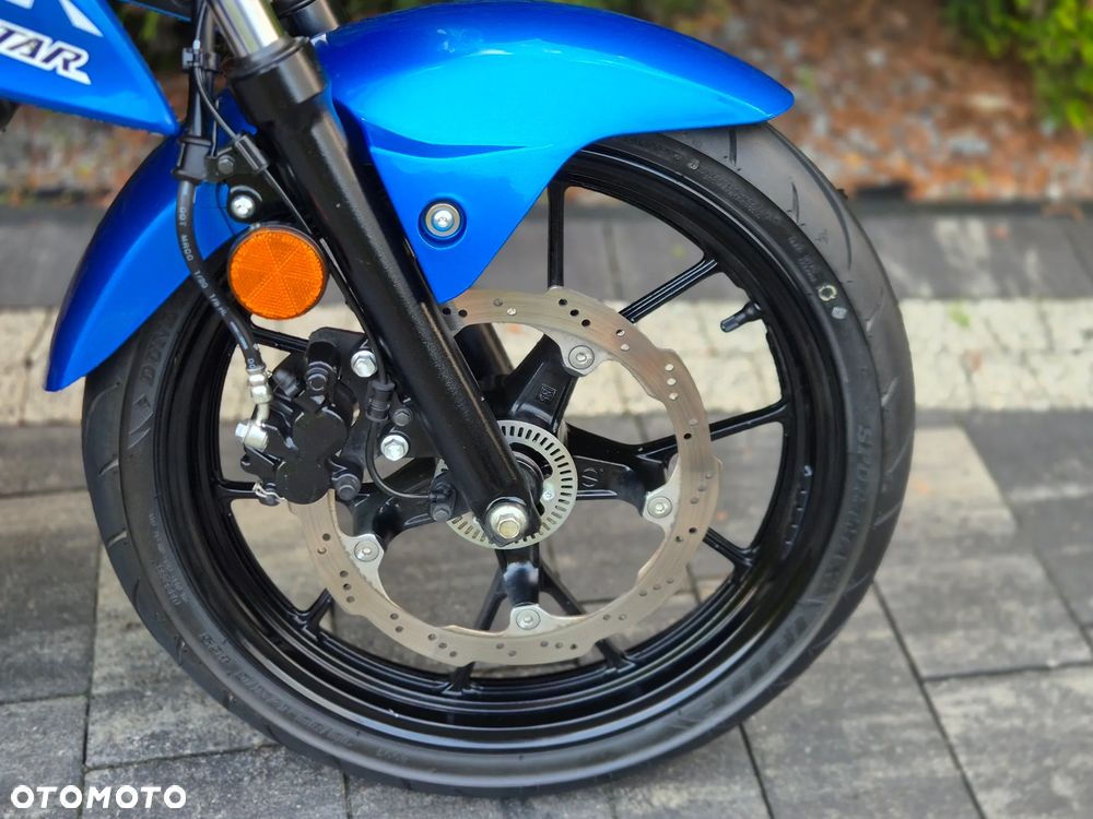 Suzuki GSX - 12