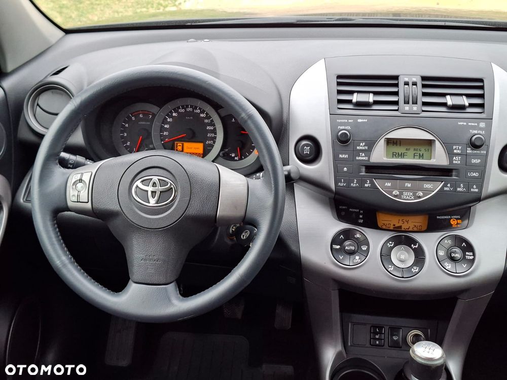 Toyota RAV4 2.2 D-4D Premium - 20