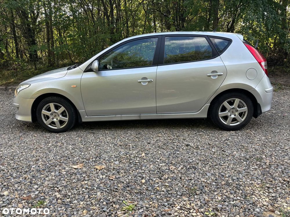 Hyundai i30 1.6 CRDi Comfort EU5 - 10