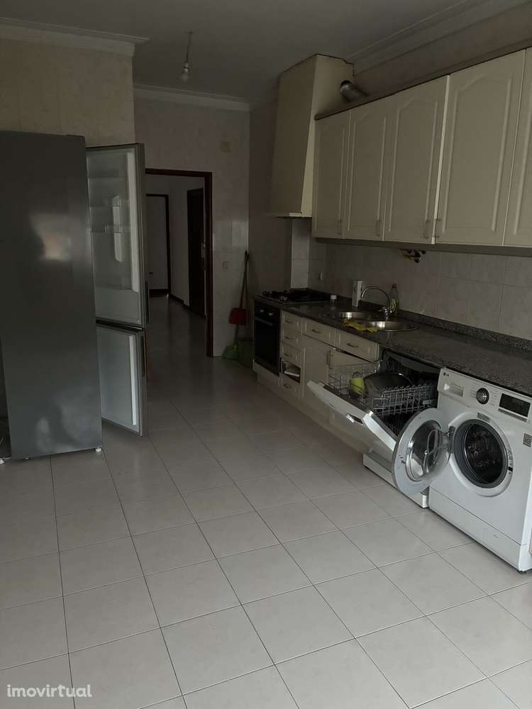 Apartamento T3 pronto a habitar - Grande imagem: 2/10