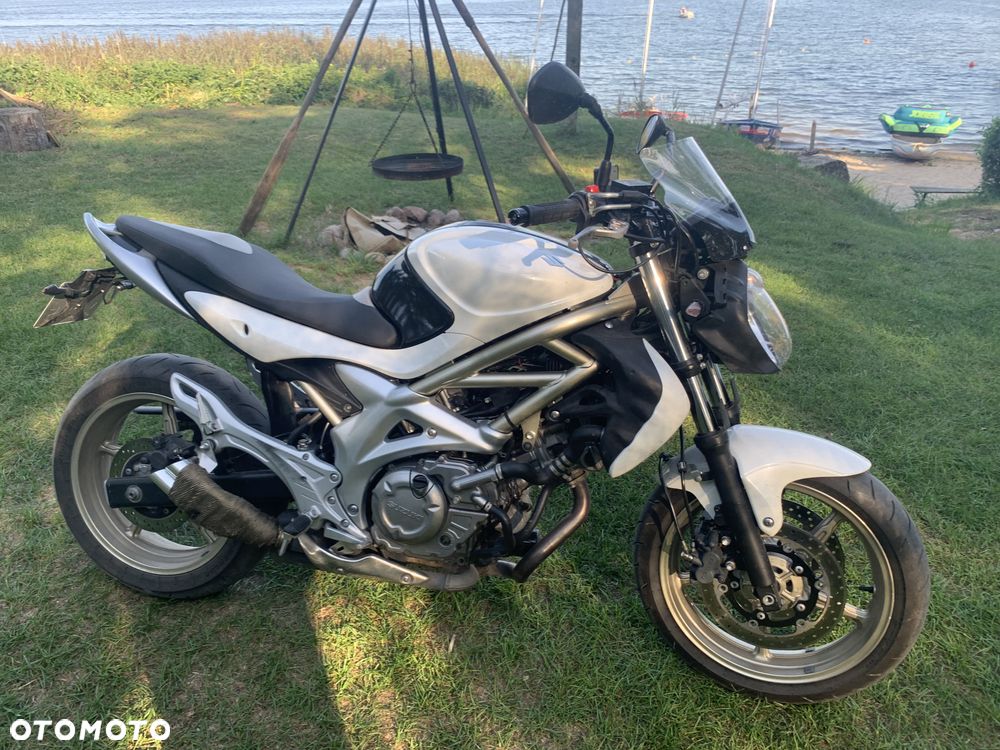 Suzuki Gladius - 4
