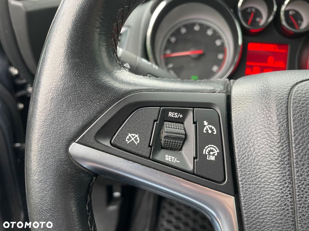 Opel Astra 1.6 Sport EU6 - 10