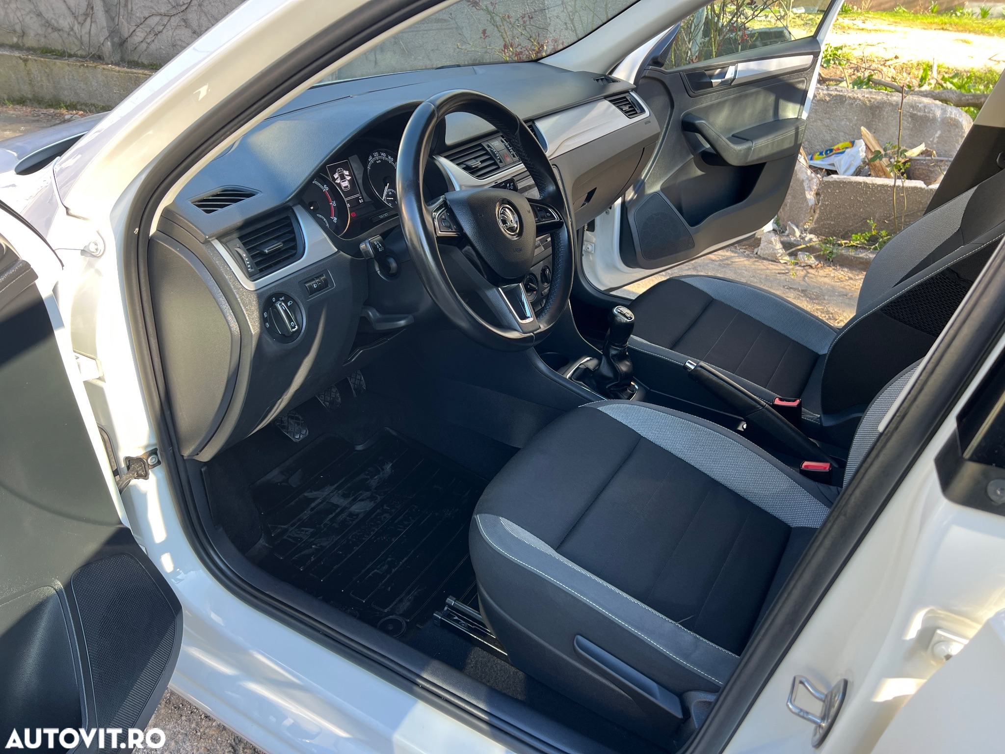 Skoda RAPID 1.0 TSI Style - 17