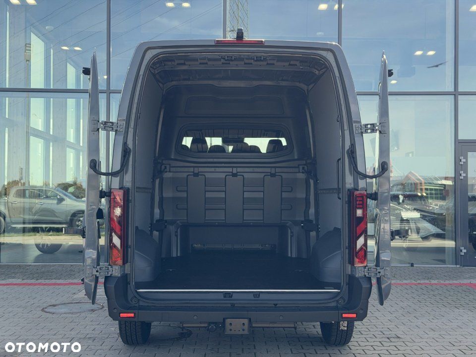 Nissan Interstar - 7