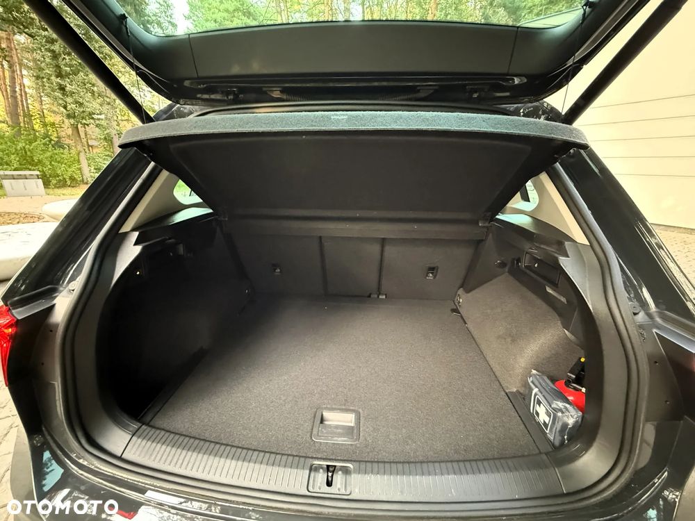 Volkswagen Tiguan 2.0 TDI SCR 4Mot Elegance DSG - 24