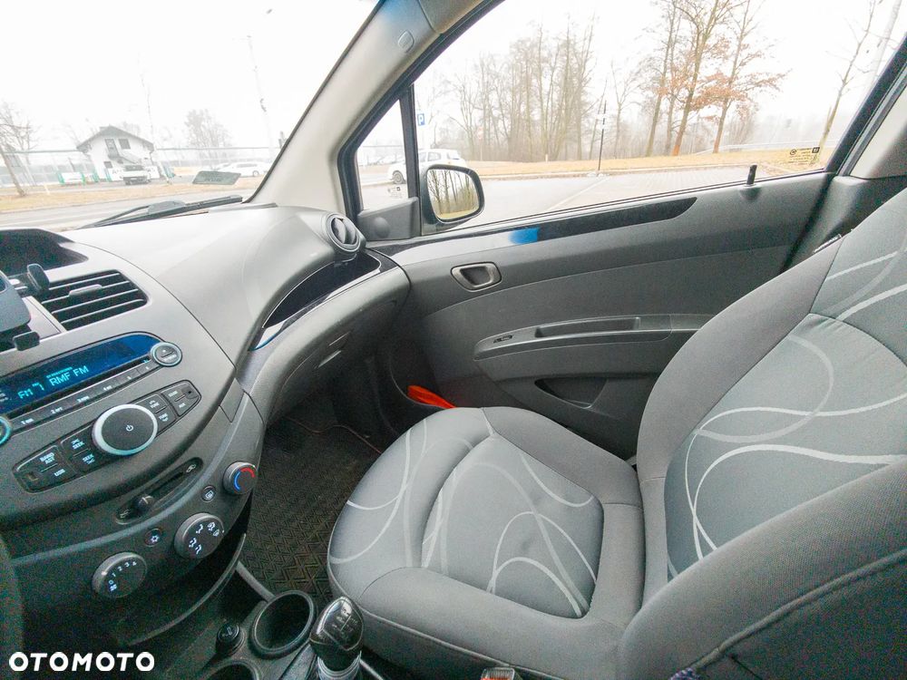 Chevrolet Spark 1.0 LS - 26