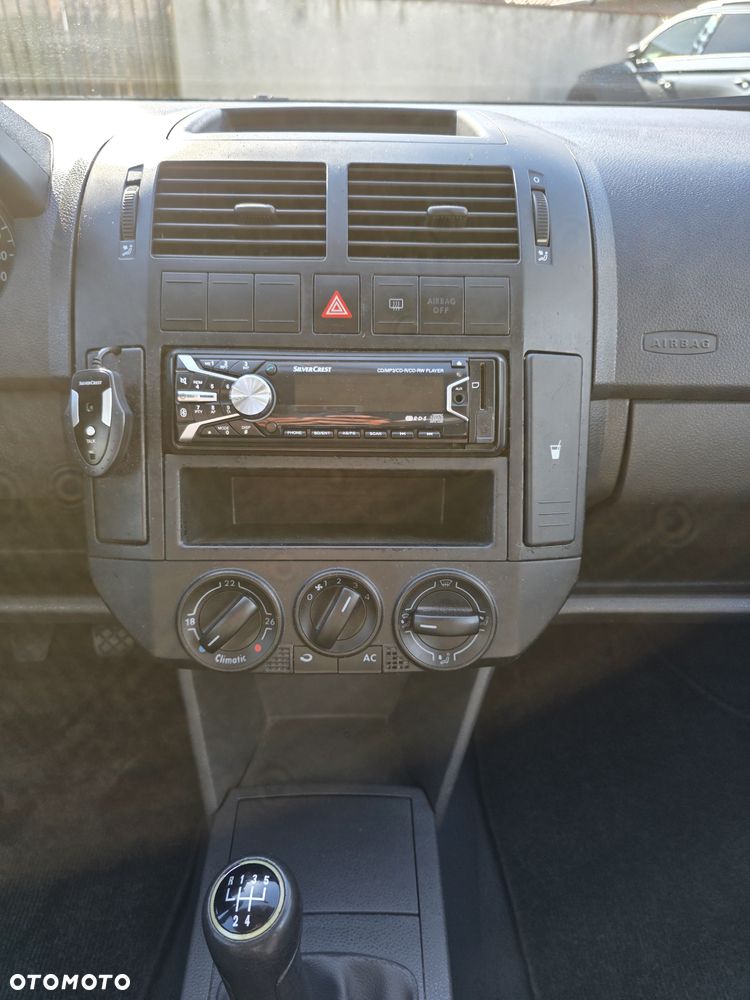 Volkswagen Polo - 24