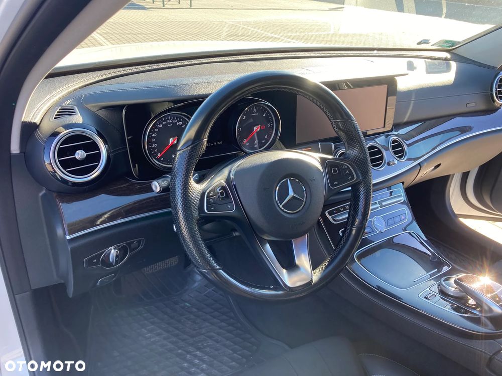 Mercedes-Benz Klasa E 220 d 9G-TRONIC - 9