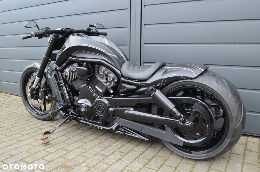 Harley-Davidson V-Rod Muscle - 32