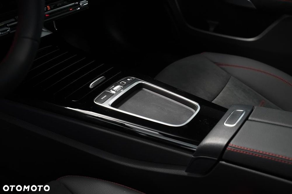 Mercedes-Benz Klasa A 200 AMG Line 7G-DCT - 23