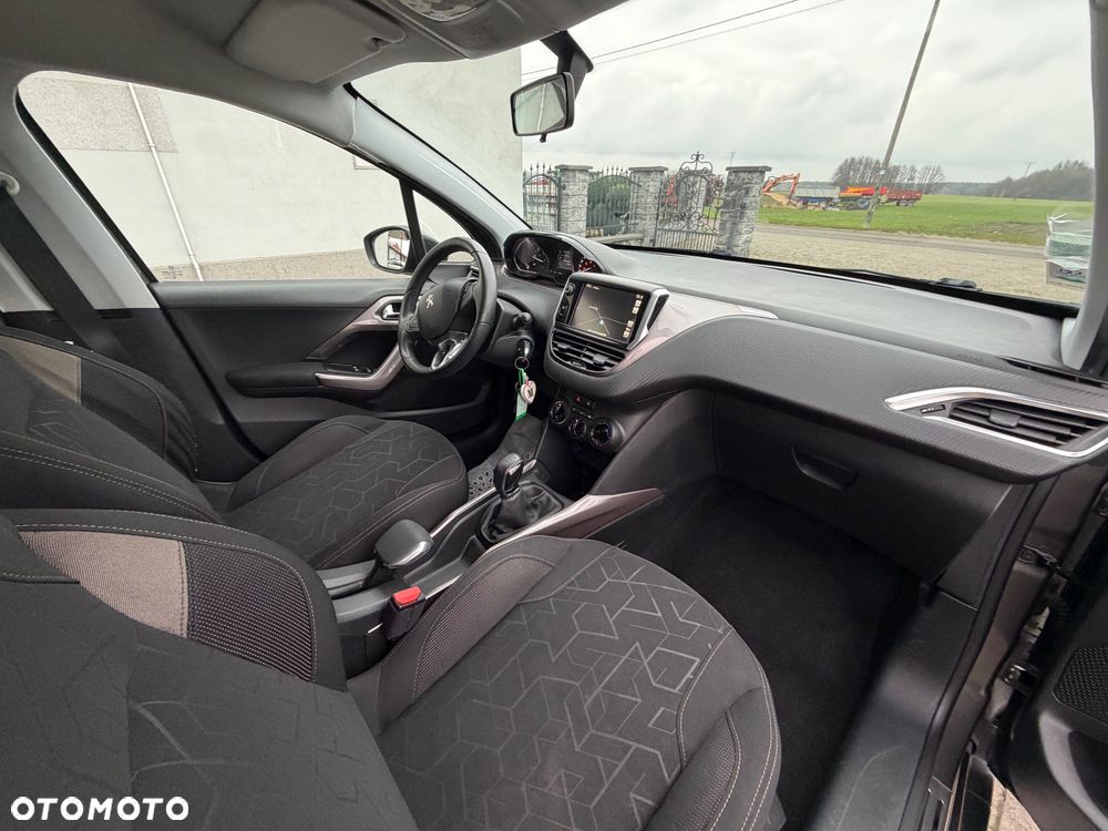 Peugeot 2008 - 8
