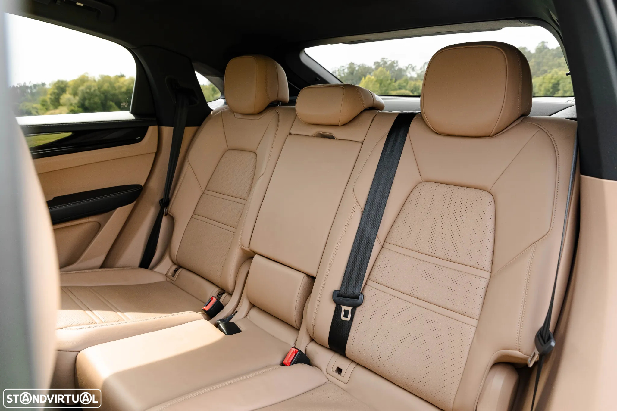 Porsche Cayenne Coupé E-Hybrid - 16