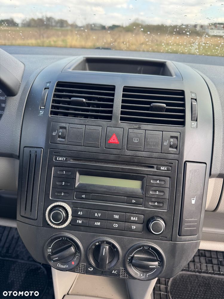 Volkswagen Polo 1.4 16V Comfortline - 21