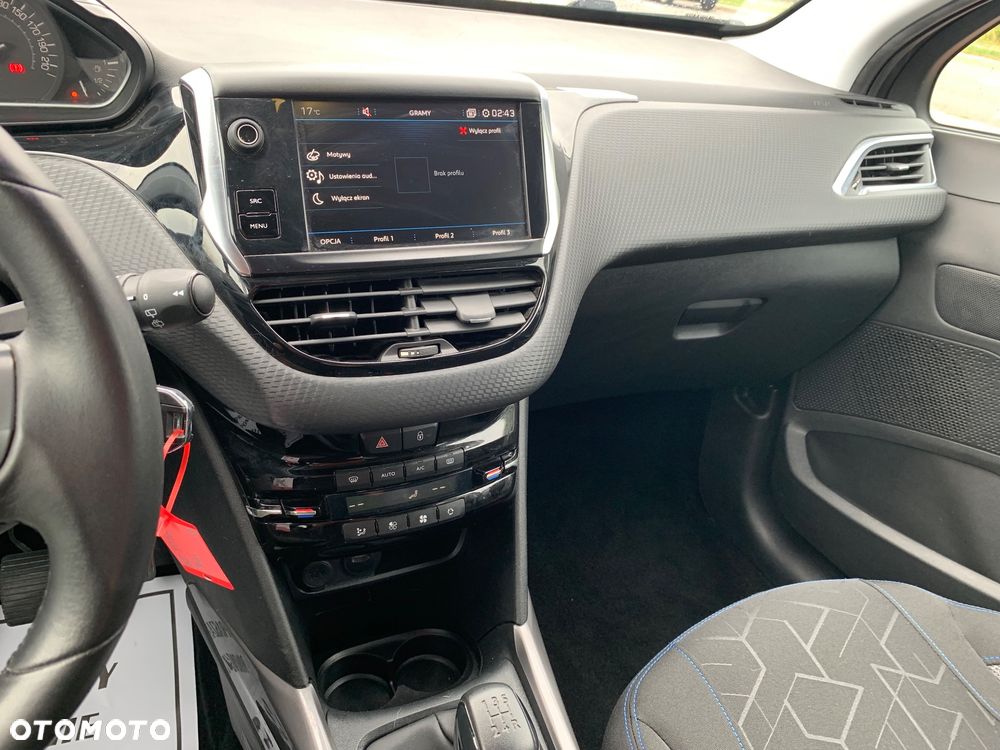 Peugeot 2008 PureTech 82 Style - 21
