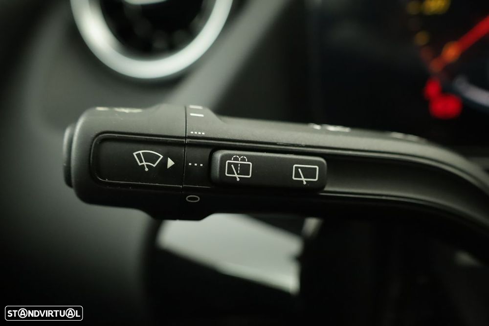 Mercedes-Benz GLA 200 AMG Line - 16