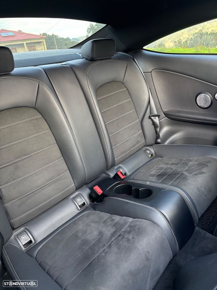 Mercedes-Benz C 300 AMG Line - 11