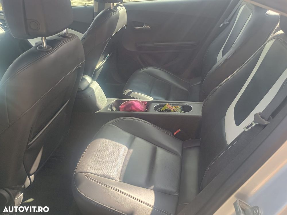 Chevrolet Volt Exclusive - 11