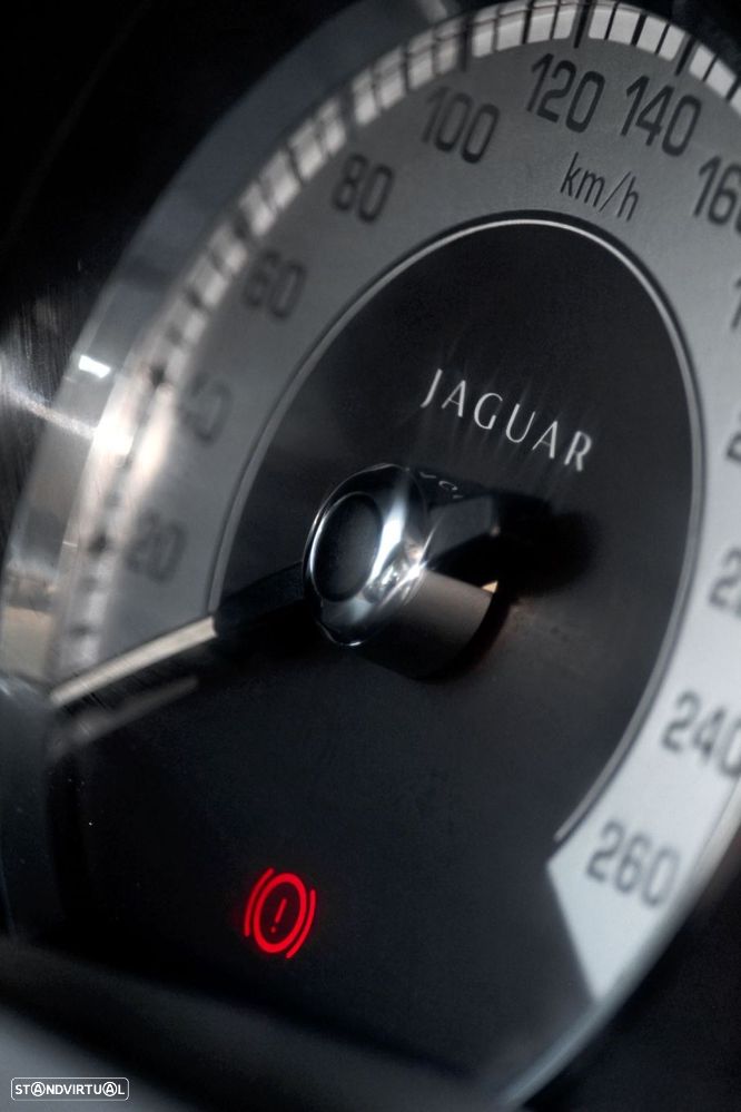 Jaguar XF 3.0 D V6 S Premium Luxury - 37