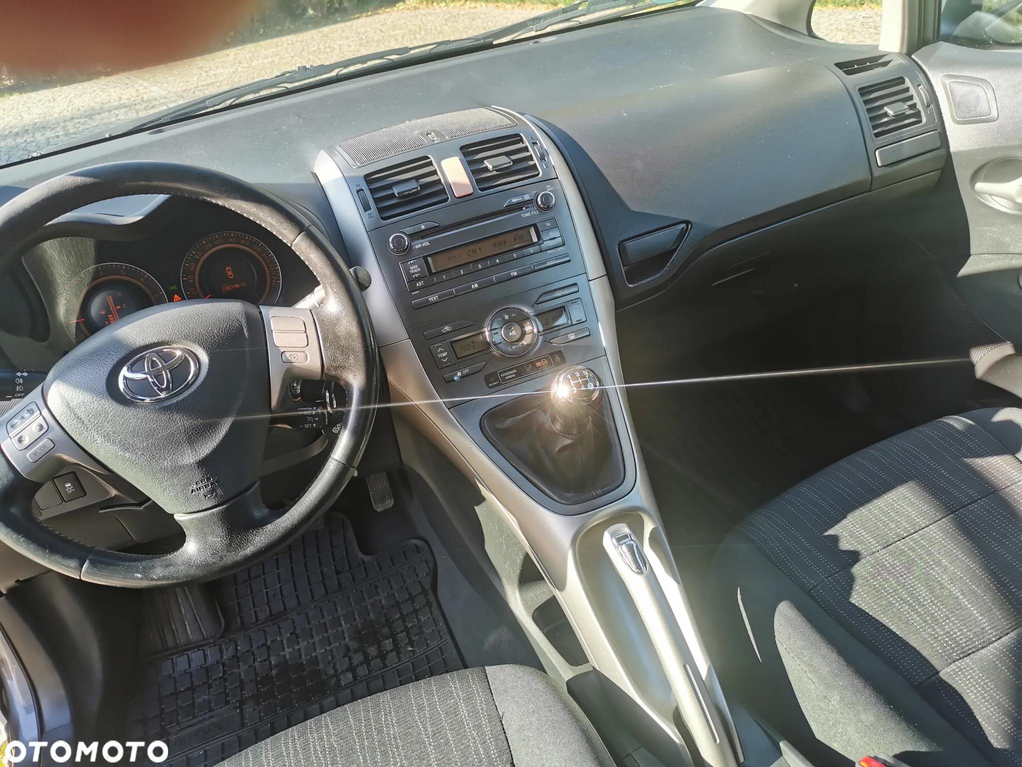 Toyota Auris 1.6 VVT-i Premium - 8