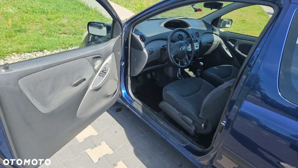 Toyota Yaris 1.0 Luna - 11