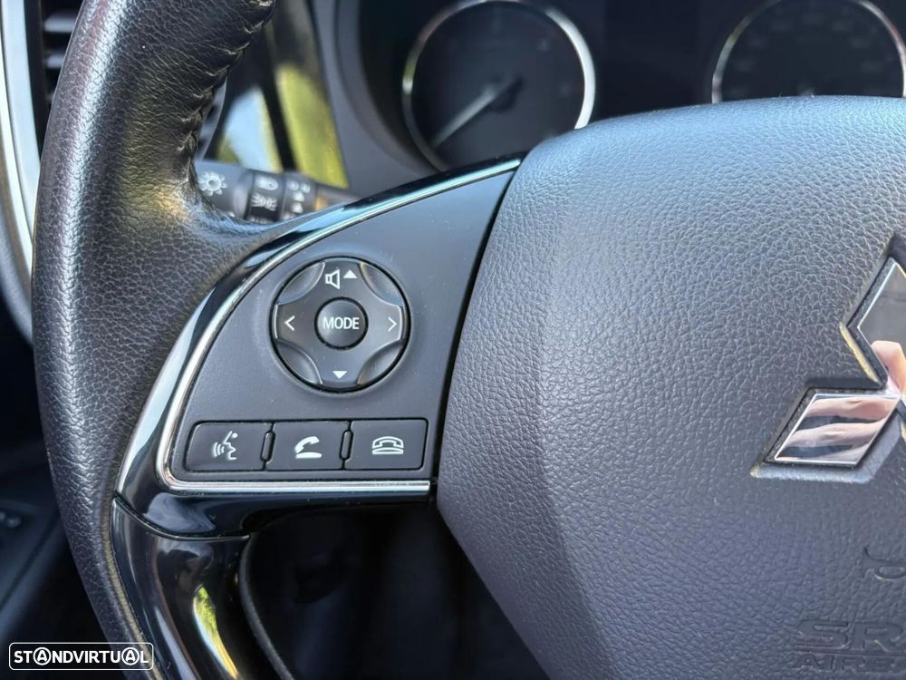 Mitsubishi Outlander 2.2 DI-D Instyle Navi - 39