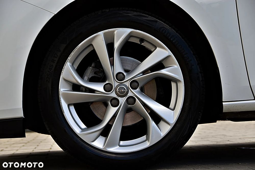 Opel Astra V 1.2 T GS Line S&S - 12