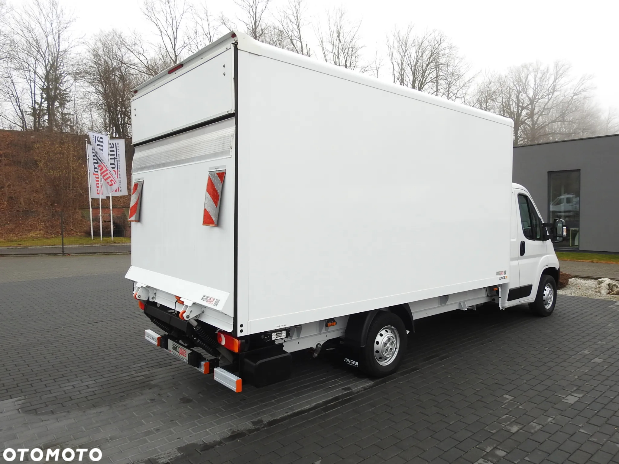 Peugeot BOXER KONTENER WINDA 8 PALET TEMPOMAT KLIMATYZACJA 140KM [ V05055 ] - 4
