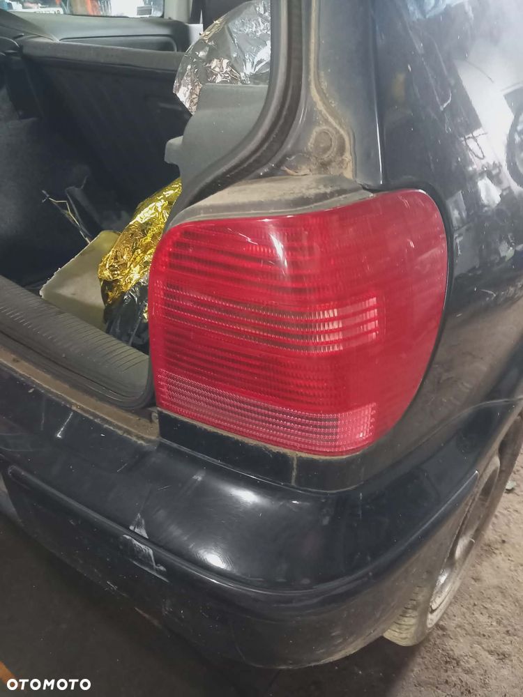 części  VW VOLKSWAGEN POLO III lift 6N2 czarne 3 drzwi 2001r hatchback LAMPY tył prawa lewa - 1