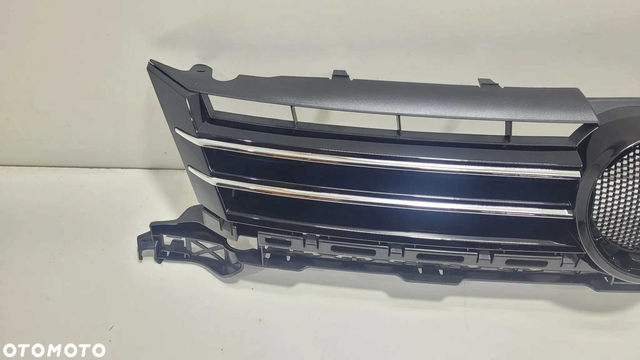 CADDY TOURAN 10-15 ATRAPA GRIL POŁYSK CHROM NOWA - 3