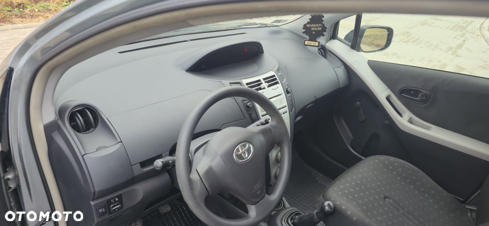 Toyota Yaris 1.0 Terra EU5 - 14